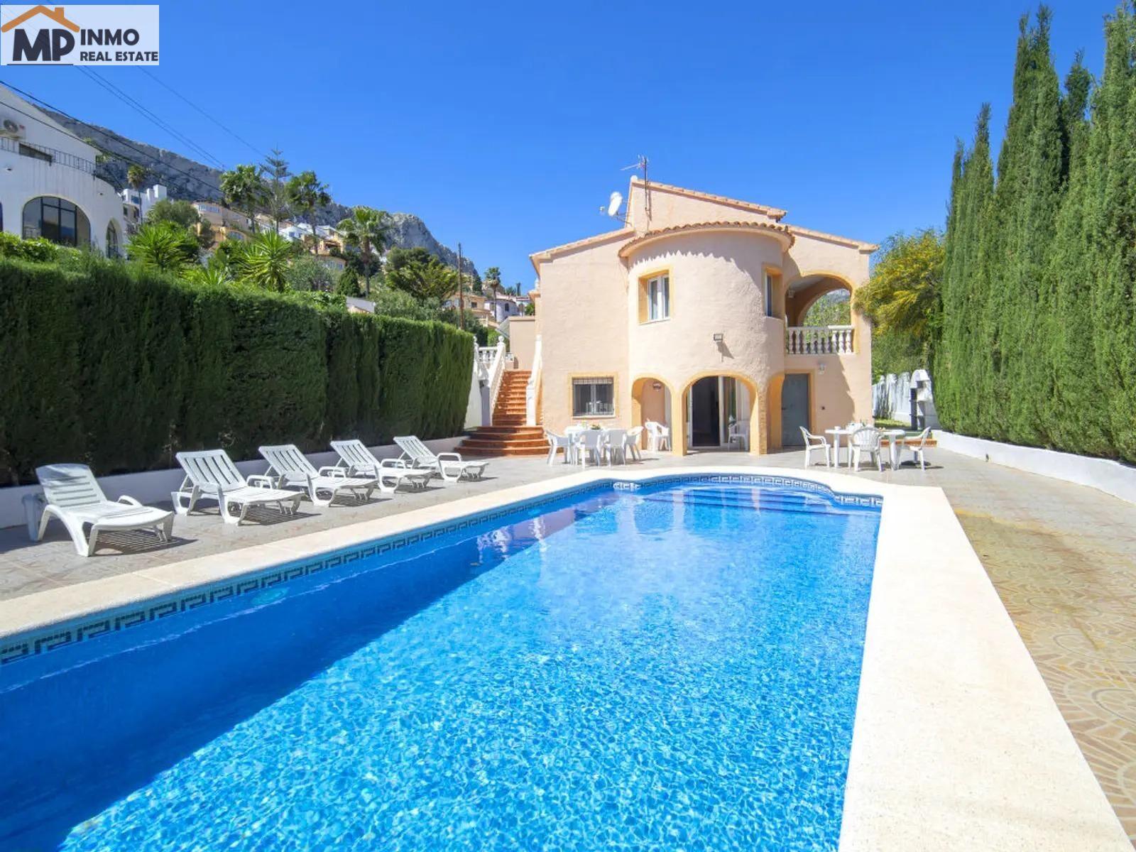 Villa con mucha privacidad a 1.5km de Puerto Blanco en Calpe