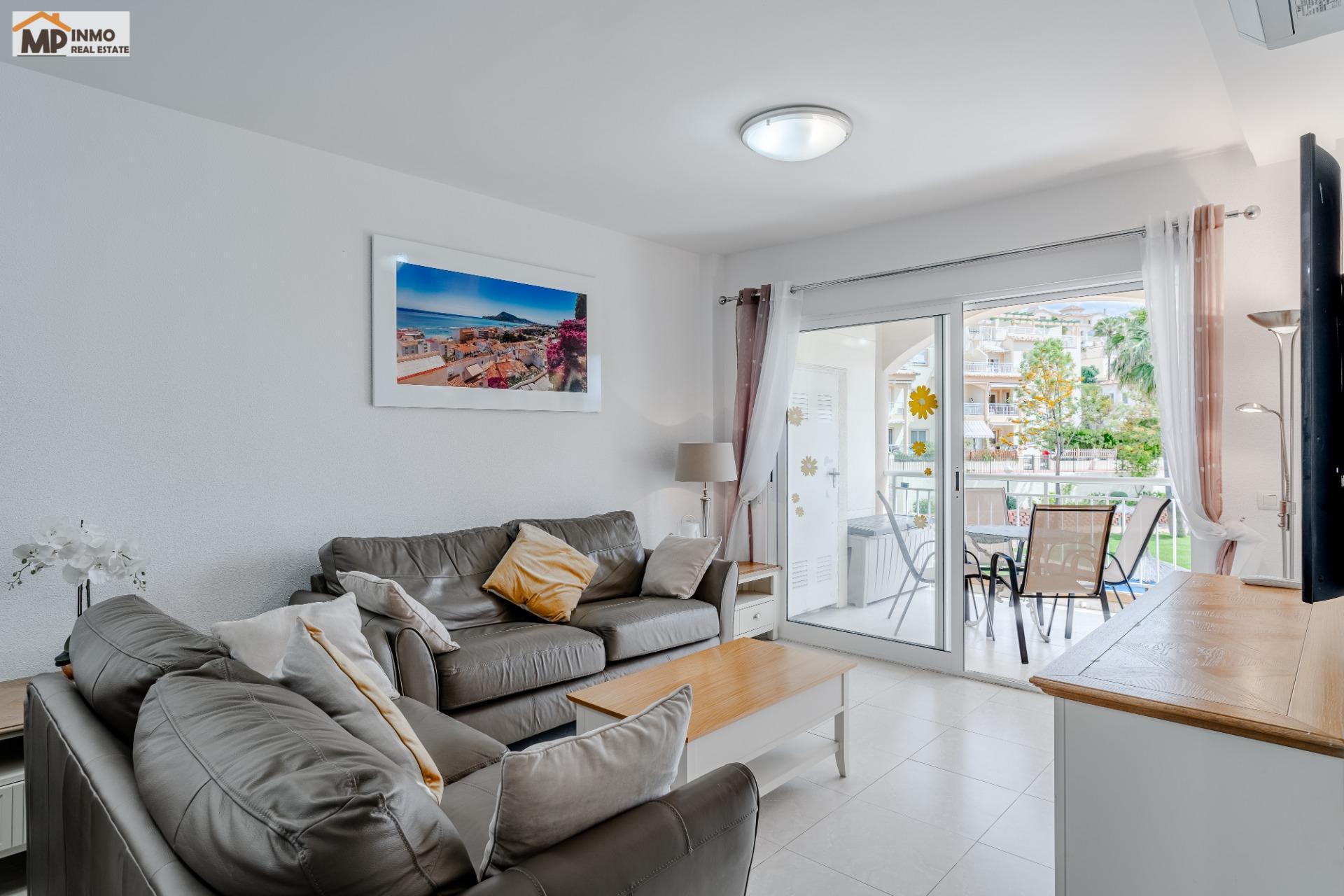 Apartamento con encanto y vistas abiertas en residencial exclusivo, Calpe