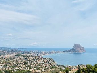 Villa de obra nueva con excelentes vistas al mar y al Peñón de Ifach, Calpe