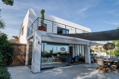Villa moderna con vistas al mar en Benissa Costa