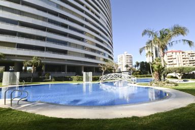 Apartamento a solo 100 metros de la playa "Arenal" y con vistas al mar Mediterráneo