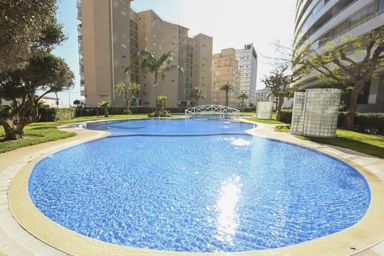 Apartamento a solo 100 metros de la playa "Arenal" y con vistas al mar Mediterráneo
