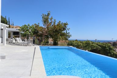 Completely renovated villa with sea views in Calpe