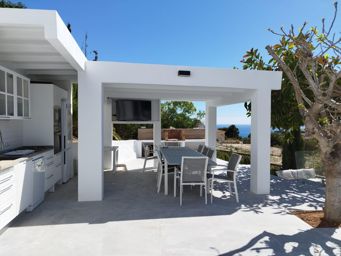 Completely renovated villa with sea views in Calpe