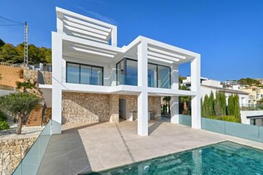 Espectacular villa de obra nueva con vistas panorámicas en Calpe