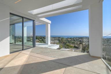 Espectacular villa de obra nueva con vistas panorámicas en Calpe