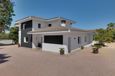 Villa moderna en zona urbana con vistas al Peñón, Calpe