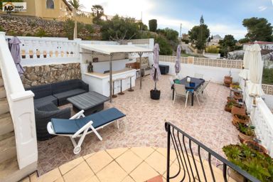 Belle villa lumineuse avec appartement indépendant à Calpe