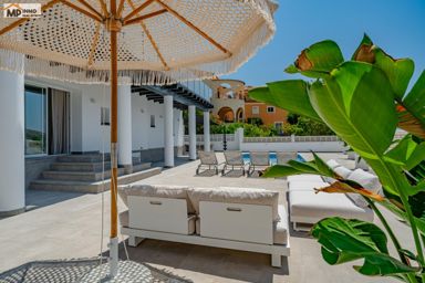 Exclusiva villa contemporánea con vistas al mar en Calpe