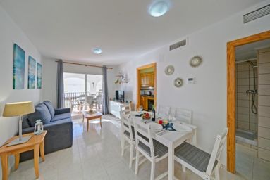 Bonito bungalow con amplia terraza en ubicación ideal