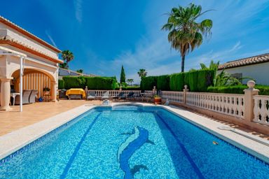 Exclusiva villa reformada con vistas al Peñón d’Ifach, Calpe
