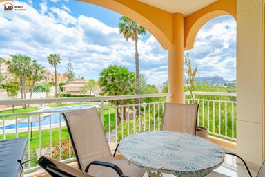 Apartamento con encanto y vistas abiertas en residencial exclusivo, Calpe