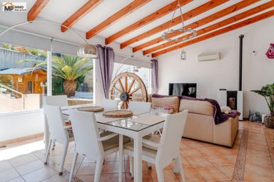 Villa reformada con apartamento independiente en Gran Sol