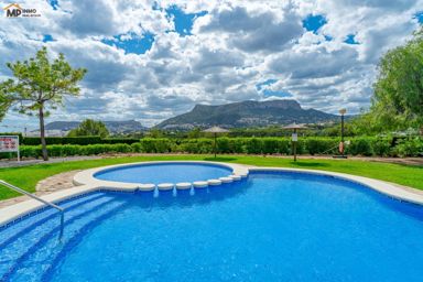 Apartamento con encanto y vistas abiertas en residencial exclusivo, Calpe