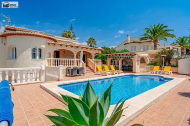 Magnífica villa con apartamento de invitados y vistas al Peñón de Ifach
