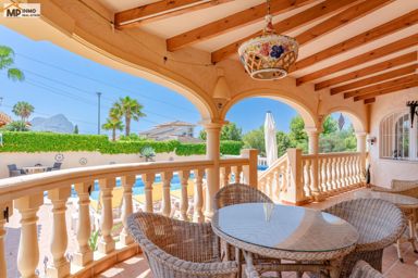 Magnífica villa con apartamento de invitados y vistas al Peñón de Ifach