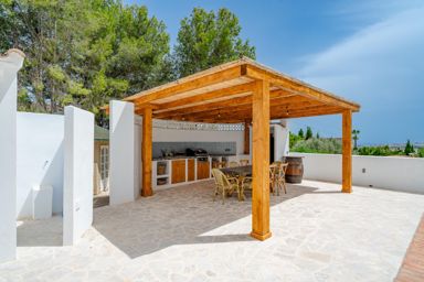 Magnífica villa mediterránea con esencia ibicenca y vistas al mar en Calpe