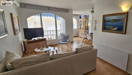 Bonito apartamento con gran terraza y vistas a la montaña en Calpe