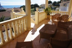 Terrasse inférieure dans villa de luxe à Calpe, quartier de Cucarres