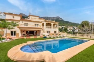 luxury-villa en calpe · estacion 1195000€